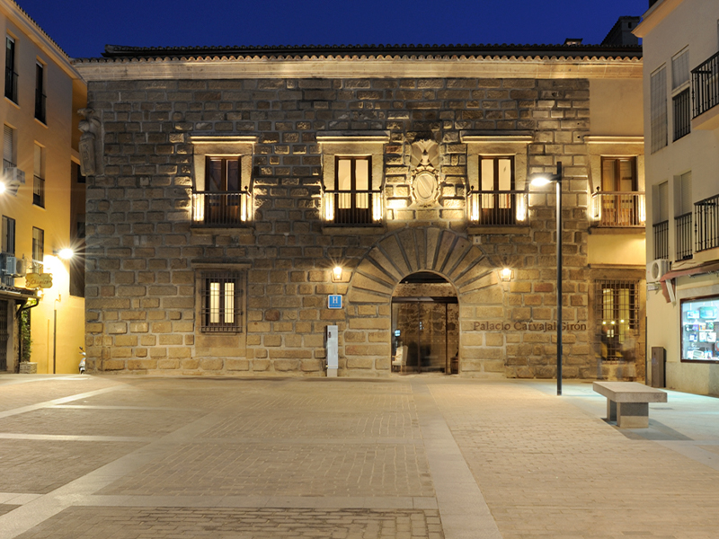 Disfruta del Norte de Extremadura durmiendo en un edificio del Siglo XVI